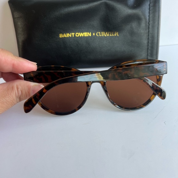 Saint Owen and Curateur Wylde
Tortoiseshell Sunglasses - Picture 6 of 6